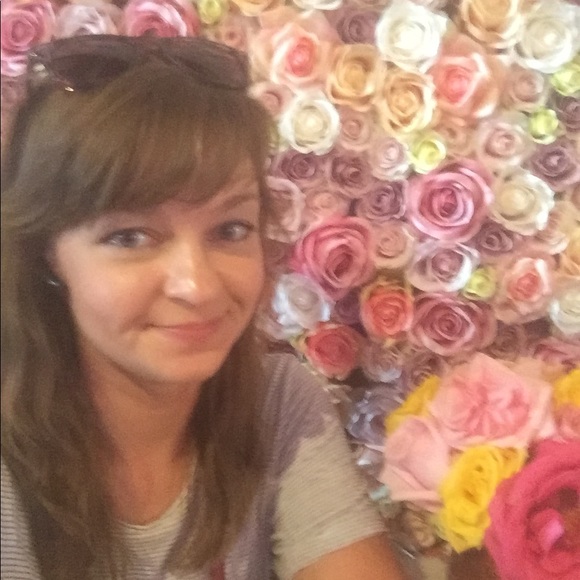 Meet your Posher, Megan - Picture 1 of 1